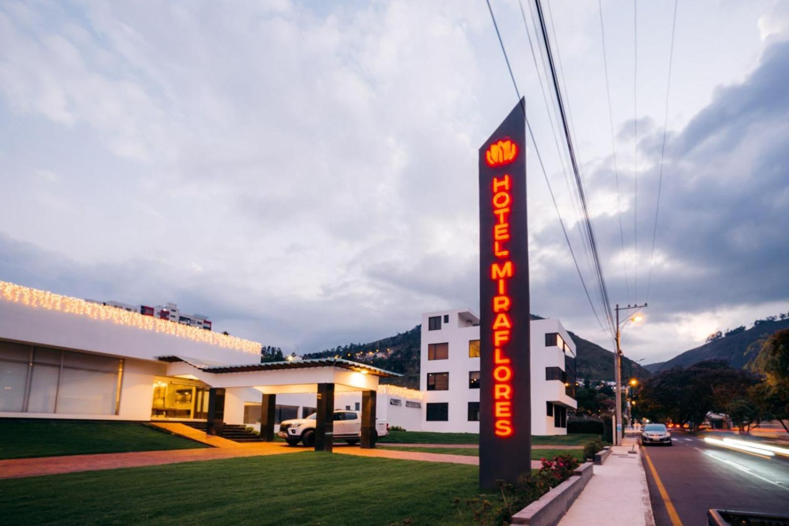 Hotel Miraflores Ambato Exterior photo